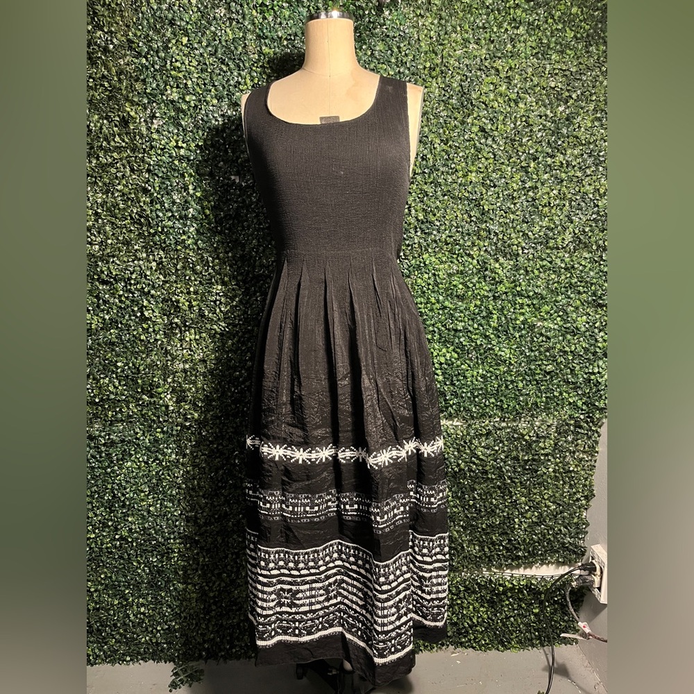 Max Studio Sleeveless Smocked Jacquard Fit & Flare Midi Dress Medium